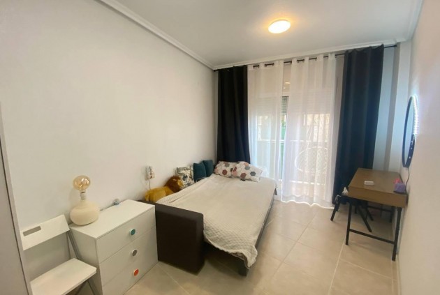 Apartamento / piso - Segunda mano - Almoradí -
                Almoradí