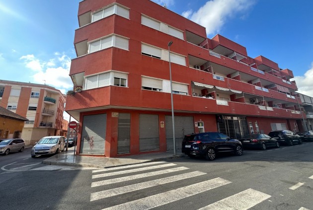 Apartamento / piso - Segunda mano - Almoradí -
                Inland