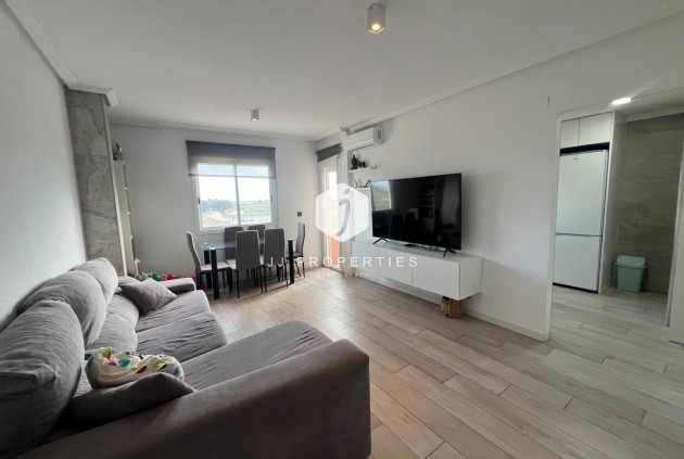 Apartamento / piso - Segunda mano -
            Dolores - C-17570