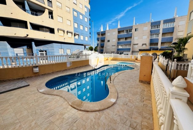 Apartamento / piso - Segunda mano - La Mata -
                Costa Blanca