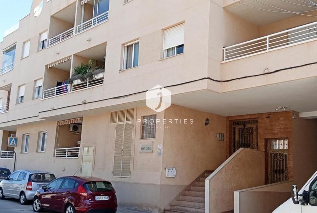 Apartamento / piso - Segunda mano - Los Montesinos -
                PUEBLO CENTRO