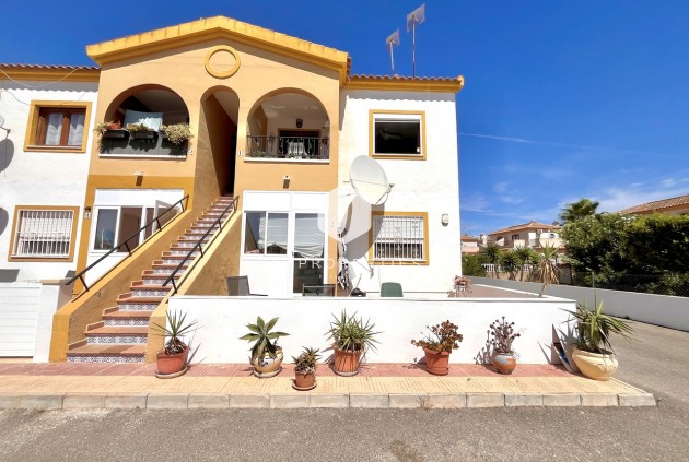 Apartamento / piso - Segunda mano -
            Playa Flamenca - C-73892