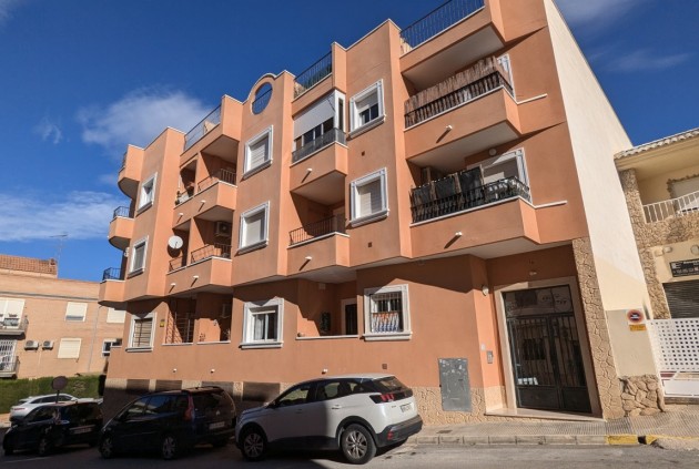 Apartamento / piso - Segunda mano - San Miguel de Salinas -
                Inland