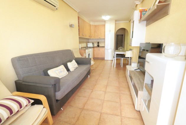 Apartamento / piso - Segunda mano - Torrevieja -
                Acequion