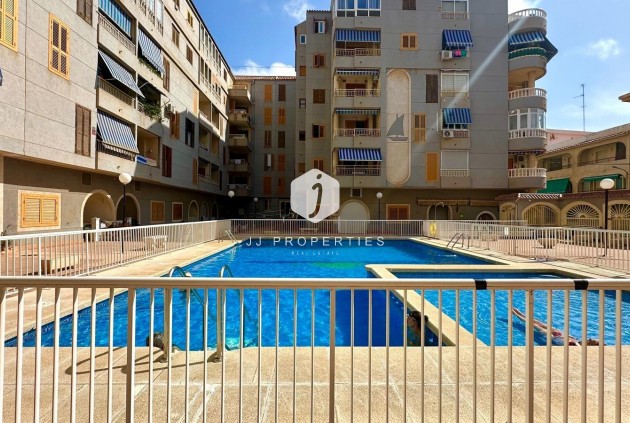 Apartamento / piso - Segunda mano - Torrevieja -
                Acequion