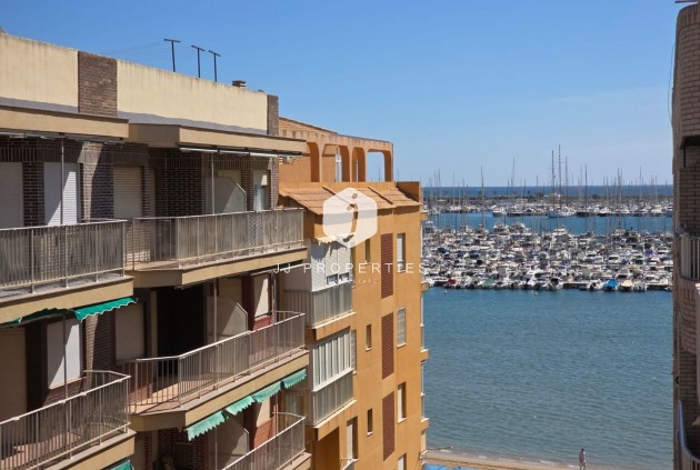 Apartamento / piso - Segunda mano - Torrevieja -
                Acequion