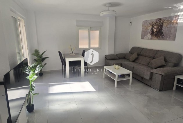 Apartamento / piso - Segunda mano - Torrevieja -
                Acequion