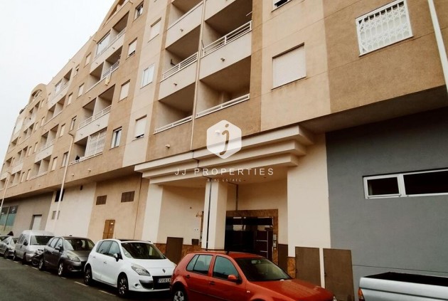 Apartamento / piso - Segunda mano -
            Torrevieja - C-18487