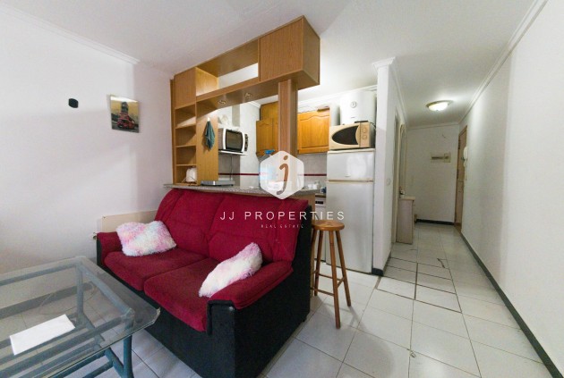 Apartamento / piso - Segunda mano -
            Torrevieja - C-33901