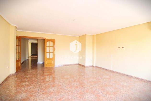Apartamento / piso - Segunda mano -
            Torrevieja - C-40568