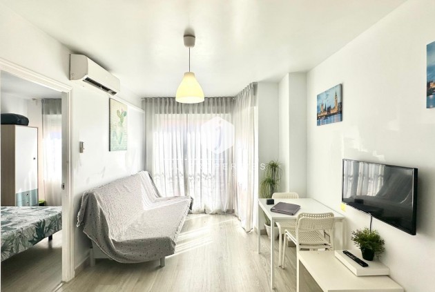 Apartamento / piso - Segunda mano -
            Torrevieja - C-87816