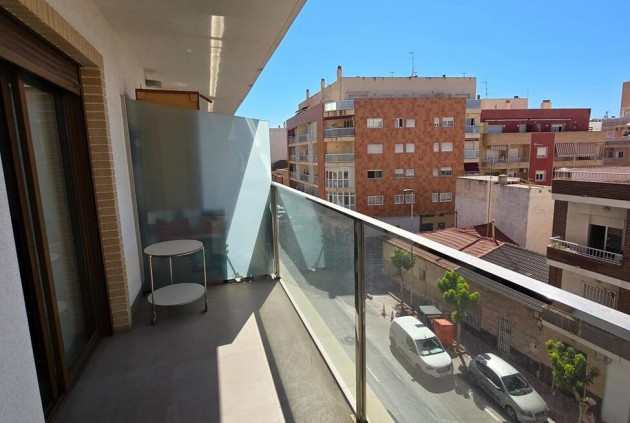 Apartamento / piso - Segunda mano - Torrevieja -
                CENTRE