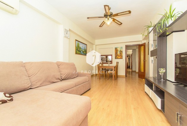Apartamento / piso - Segunda mano - Torrevieja -
                Centro-Muelle Pesquero