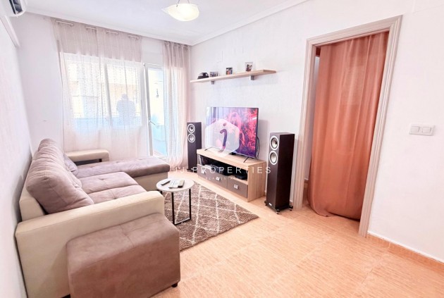 Apartamento / piso - Segunda mano - Torrevieja -
                Centro - Muelle Pesquero