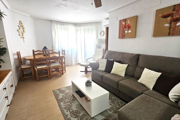 Apartamento / piso - Segunda mano - Torrevieja -
                Centro