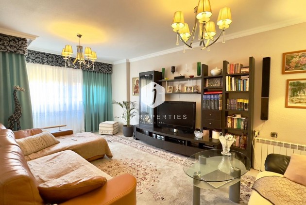 Apartamento / piso - Segunda mano - Torrevieja -
                Centro