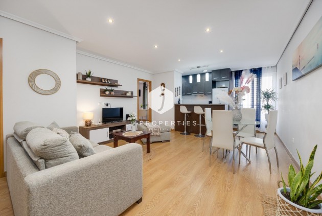 Apartamento / piso - Segunda mano - Torrevieja -
                Centro