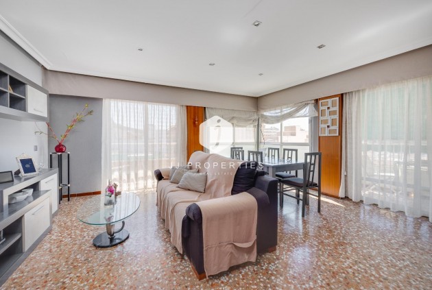 Apartamento / piso - Segunda mano - Torrevieja -
                Centro