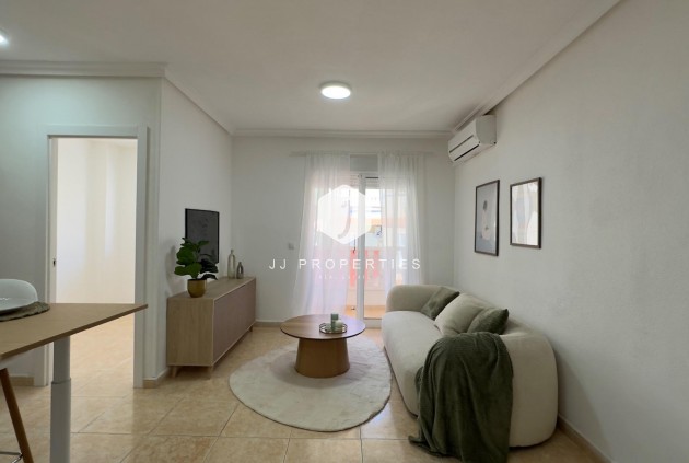 Apartamento / piso - Segunda mano - Torrevieja -
                Centro