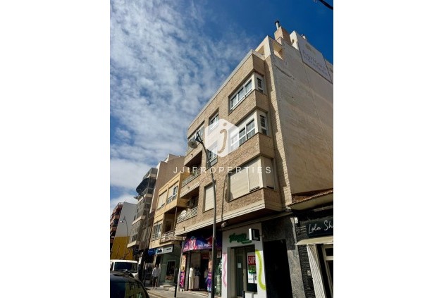 Apartamento / piso - Segunda mano - Torrevieja -
                Centro