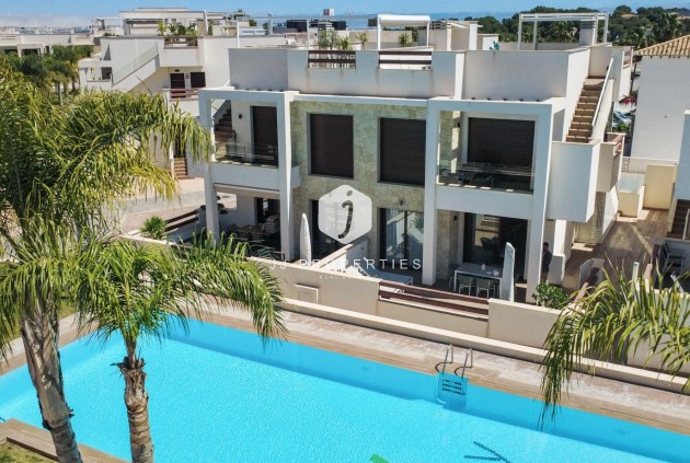 Apartamento / piso - Segunda mano - Torrevieja -
                Costa Blanca