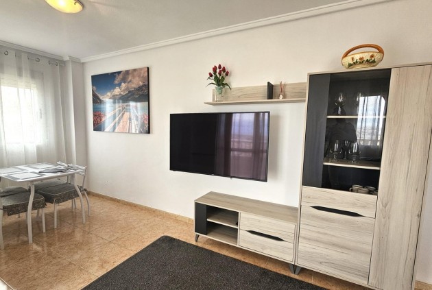 Apartamento / piso - Segunda mano - Torrevieja -
                El molino