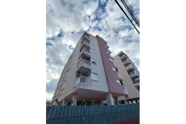 Apartamento / piso - Segunda mano - Torrevieja -
                Nueva Torrevieja