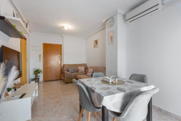 Apartamento / piso - Segunda mano - Torrevieja -
                Nueva Torrevieja