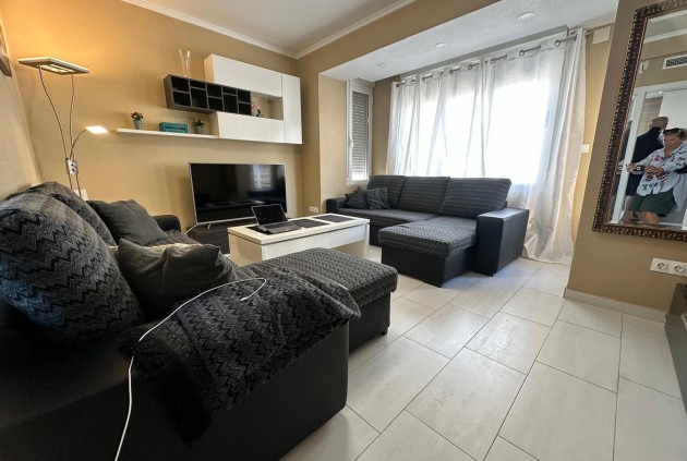 Apartamento / piso - Segunda mano - Torrevieja -
                Paseo maritimo