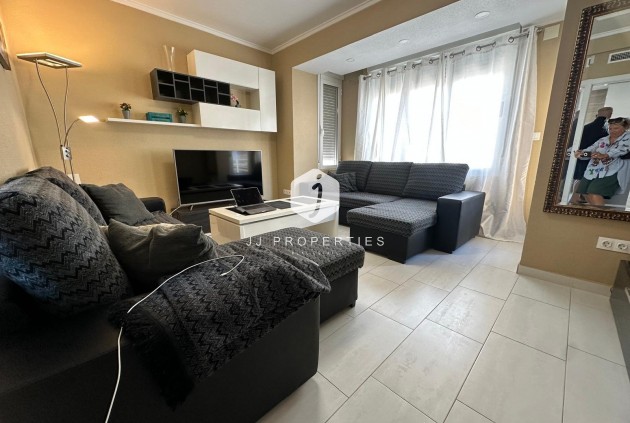 Apartamento / piso - Segunda mano - Torrevieja -
                Paseo maritimo