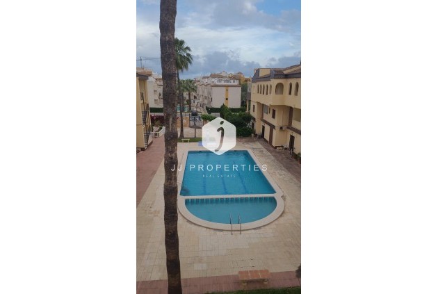 Apartamento / piso - Segunda mano - Torrevieja -
                Punta prima