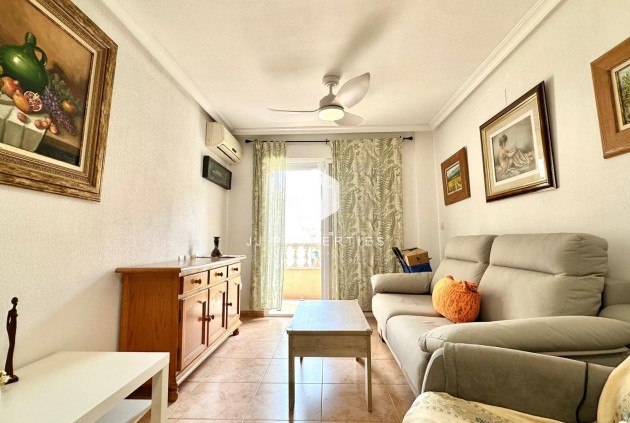 Apartamento / piso - Segunda mano - Torrevieja -
                Torrevieja
