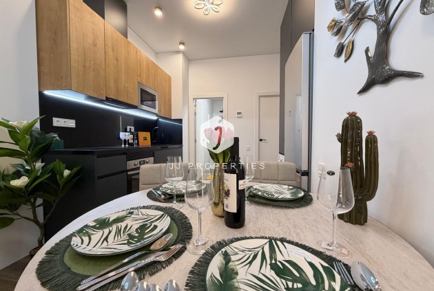 Apartamento / piso - Segunda mano - Torrevieja -
                Torrevieja