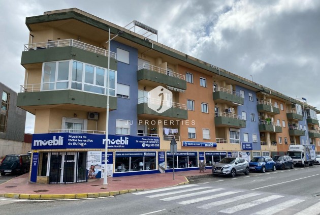 Apartment / flat - Resale - San Miguel de Salinas -
                Pueblo 9