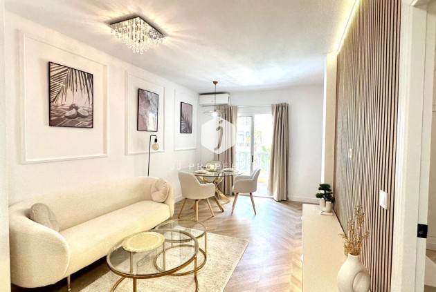 Apartment / flat - Resale -
            Torrevieja - C-51015