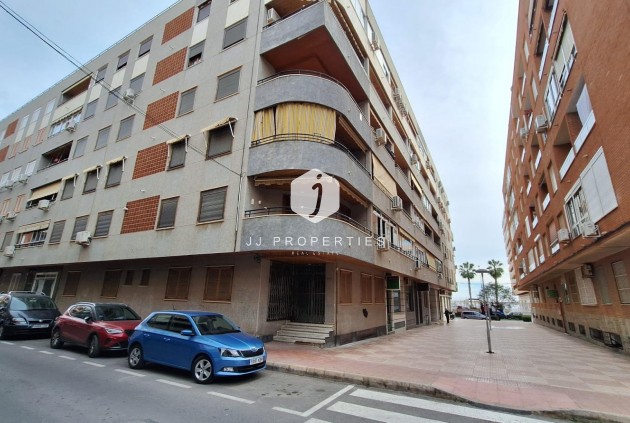 Apartment / flat - Resale -
            Torrevieja - C-77364