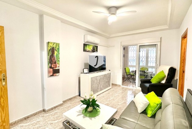 Apartment / flat - Resale -
            Torrevieja - C-84416