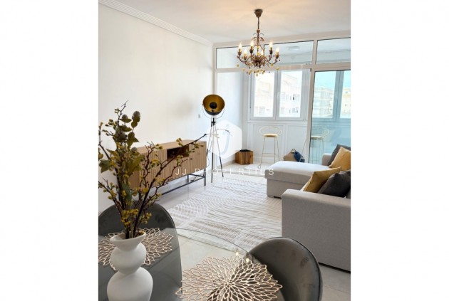 Apartment / flat - Resale -
            Torrevieja - C-90050