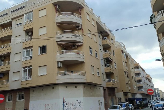 Apartment / flat - Resale - Torrevieja -
                CENTER