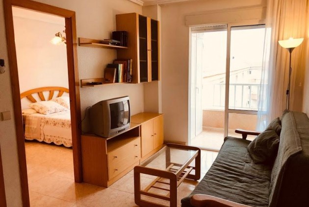 Apartment / flat - Resale - Torrevieja -
                Centro