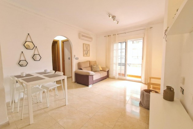 Apartment / flat - Resale - Torrevieja -
                Centro