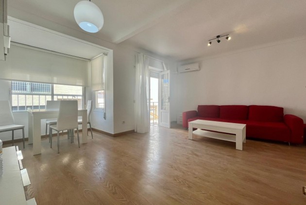 Apartment / flat - Resale - Torrevieja -
                Centro