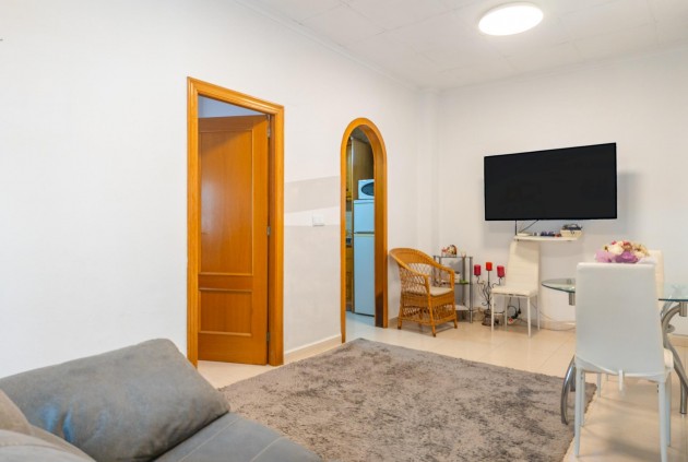 Apartment / flat - Resale - Torrevieja -
                Centro