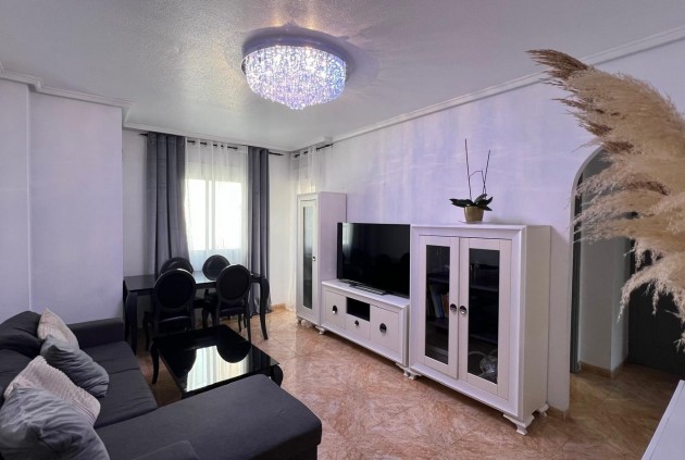 Apartment / flat - Resale - Torrevieja -
                Centro