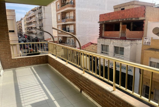 Apartment / flat - Resale - Torrevieja -
                Centro