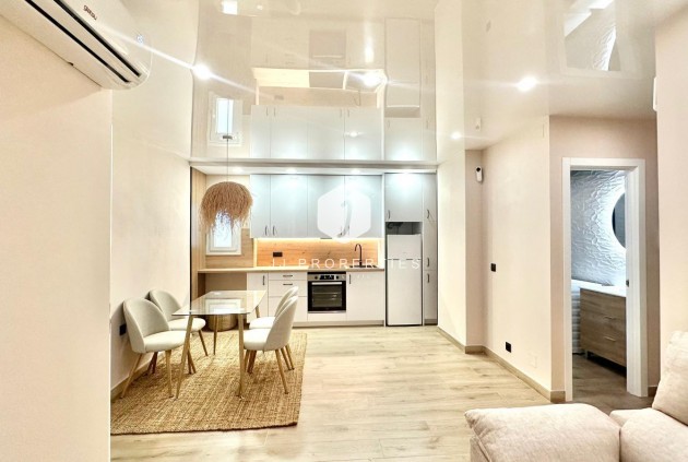 Apartment / flat - Resale - Torrevieja -
                Centro