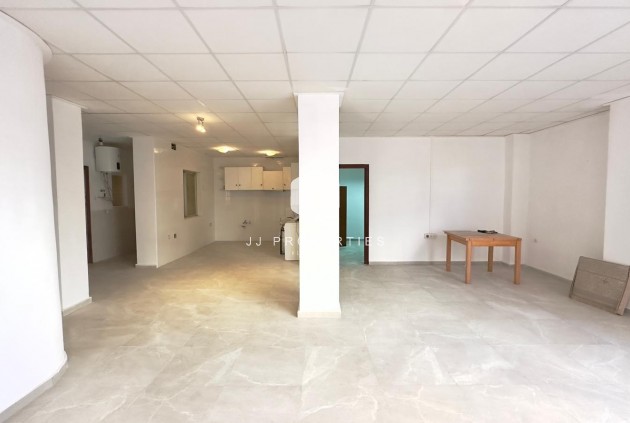 Apartment / flat - Resale - Torrevieja -
                Centro