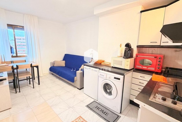 Apartment / flat - Resale - Torrevieja -
                Centro