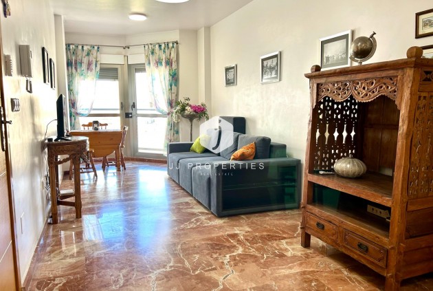 Apartment / flat - Resale - Torrevieja -
                Centro