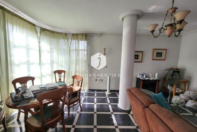 Apartment / flat - Resale - Torrevieja -
                Centro